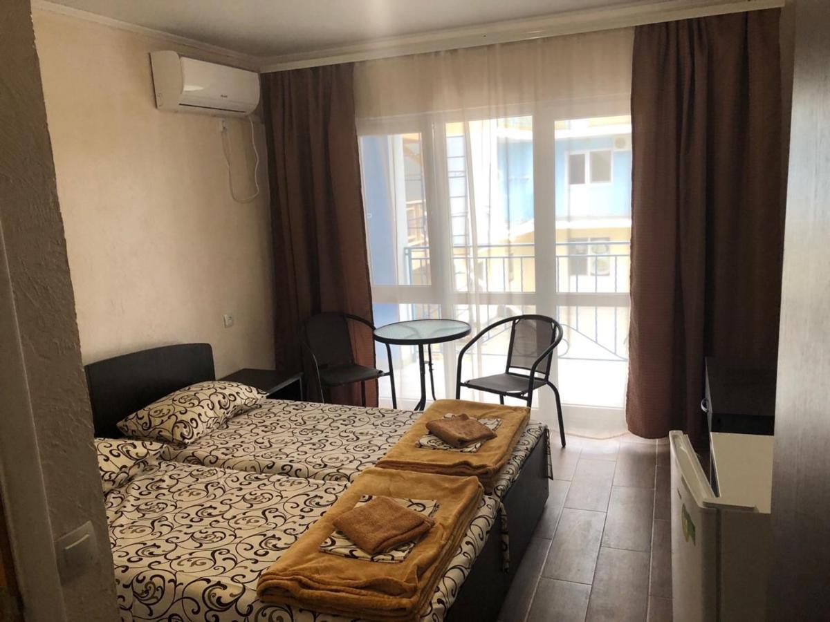 Aquamarin Hotel Zatoka Ngoại thất bức ảnh