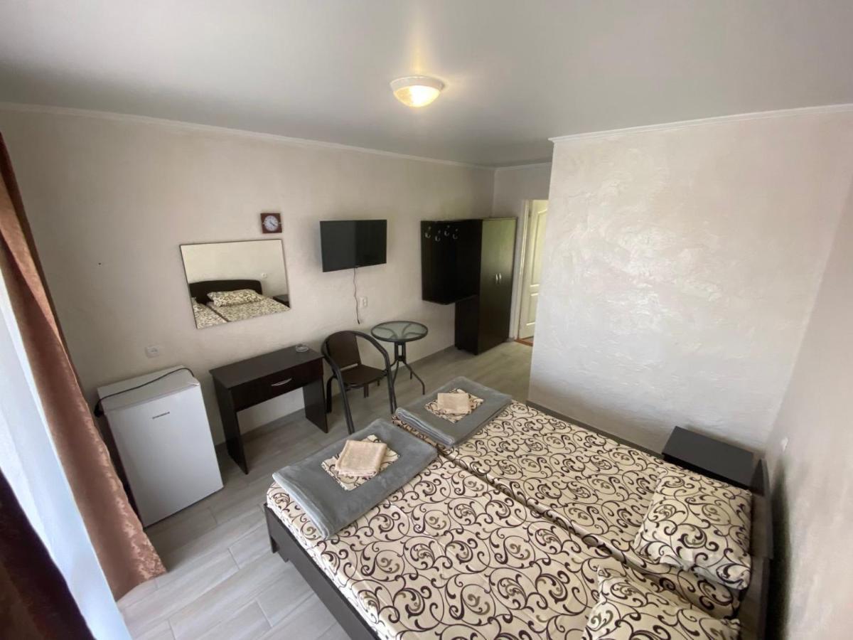Aquamarin Hotel Zatoka Ngoại thất bức ảnh