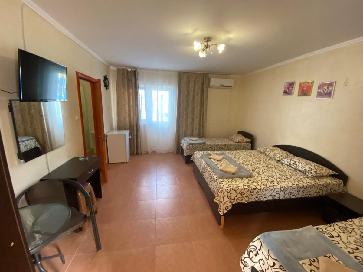 Aquamarin Hotel Zatoka Ngoại thất bức ảnh