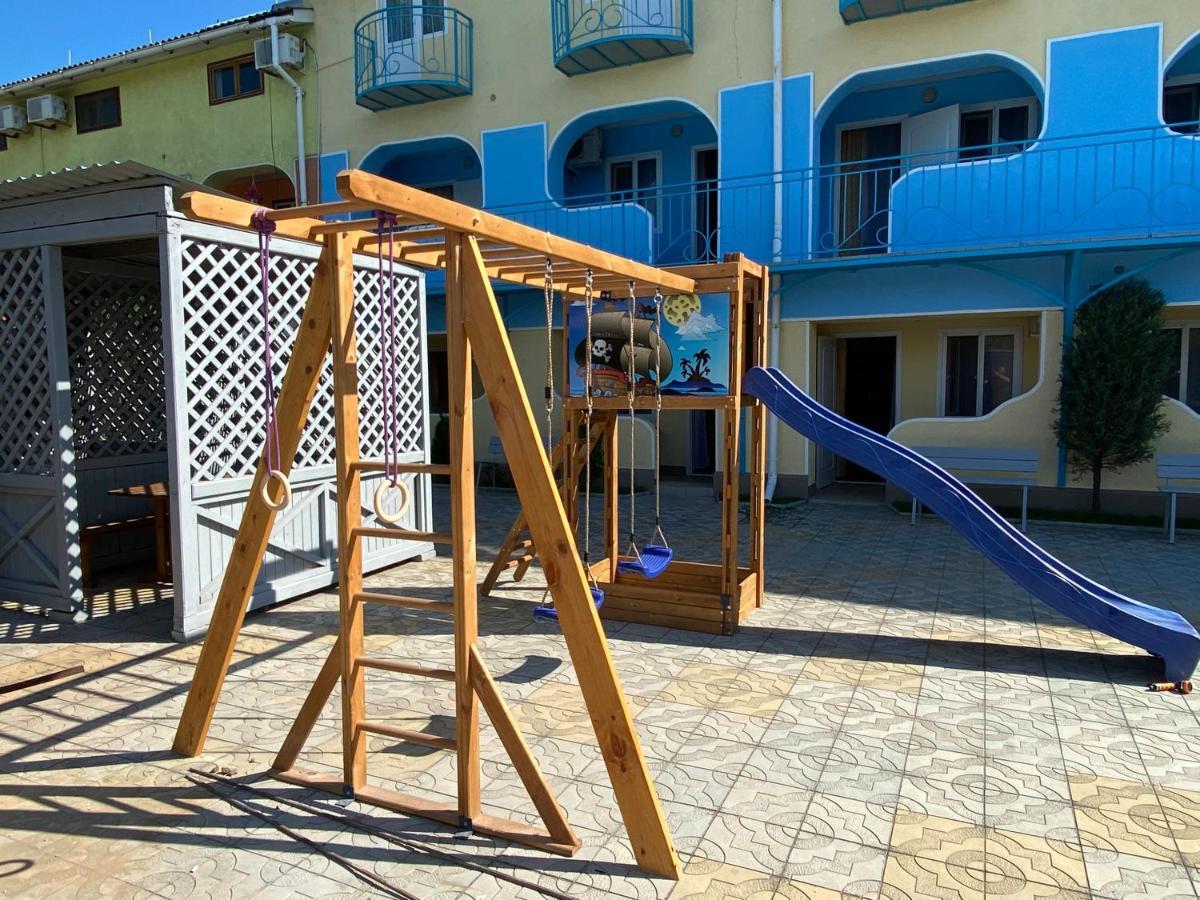 Aquamarin Hotel Zatoka Ngoại thất bức ảnh